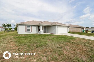 2213 NE 7th Ave in Cape Coral, FL - Building Photo - Building Photo