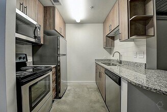 3550 Main St in Houston, TX - Building Photo - Building Photo