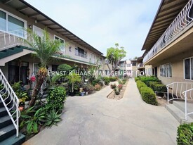 617 Cedar Ave in Long Beach, CA - Building Photo