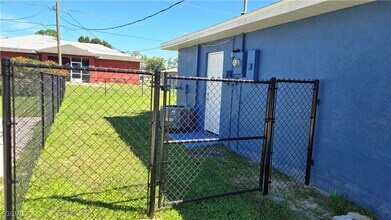 9069 Pomelo Rd W in Ft. Myers, FL - Building Photo - Building Photo