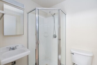 Telegraph Bays in Berkeley, CA - Building Photo - Interior Photo