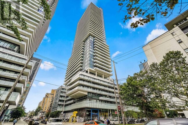 161-1161 Roehampton Ave