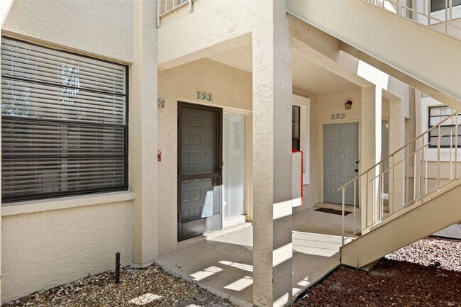 121 Lindsay Ln in Oldsmar, FL - Building Photo - Building Photo