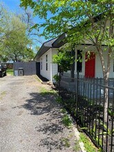 1017 E Baltimore Ave in Fort Worth, TX - Building Photo - Building Photo