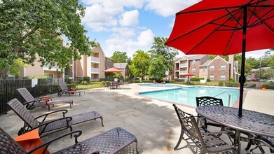 The Local Apartments in Memphis, TN - Foto de edificio - Building Photo