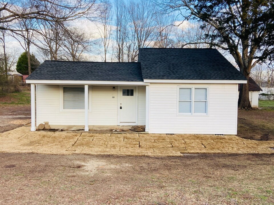 131 College St in Reidville, SC - Building Photo