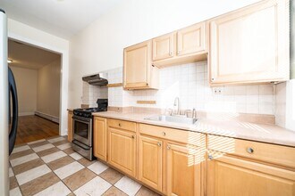 80 Hancock Ave-Unit -1L in Jersey City, NJ - Building Photo - Building Photo