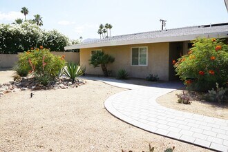 45945 Verba Santa Dr in Palm Desert, CA - Building Photo - Building Photo