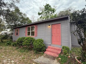 9961 Jeanette Rd in Jacksonville, FL - Building Photo - Building Photo
