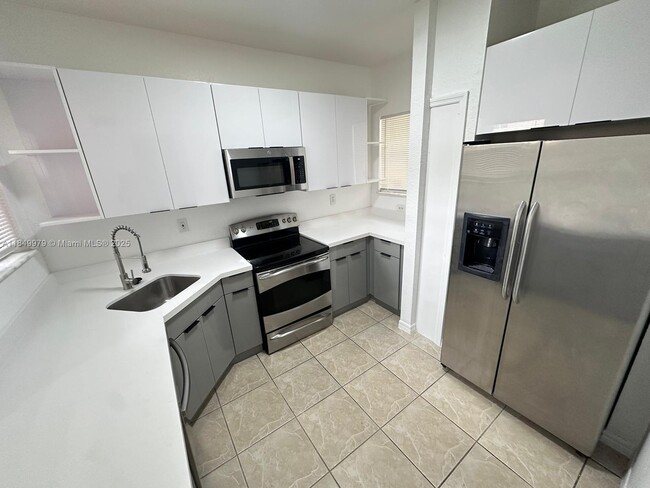 941 SW 6th Pl in Florida City, FL - Building Photo - Building Photo