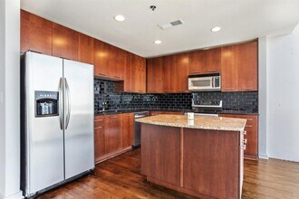 3324 Peachtree St NE-Unit -2207 in Atlanta, GA - Building Photo - Building Photo