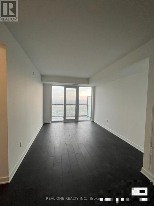 105-LP105 Oneida Crescent in Richmond Hill, ON - Building Photo