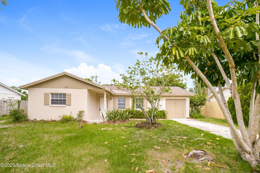 529 Edward Rd in Melbourne, FL - Building Photo