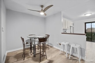 174 Dunteman Dr in Glendale Heights, IL - Building Photo - Building Photo