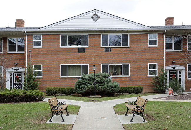 565 Jewett Ave in Staten Island, NY - Foto de edificio - Building Photo