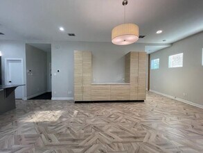 622 Hemphill St in Fort Worth, TX - Foto de edificio - Building Photo