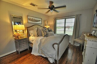 2003 Stonecrest Dr in Houston, TX - Building Photo - Building Photo