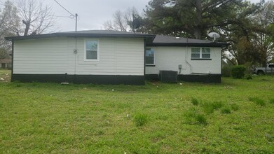 82 W Falls Rd in Memphis, TN - Building Photo - Building Photo