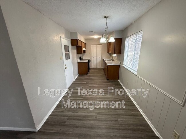 110 Glen Rose Ave in Cleburne, TX - Building Photo - Building Photo