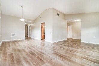 7521 Como Dr in New Port Richey, FL - Foto de edificio - Building Photo