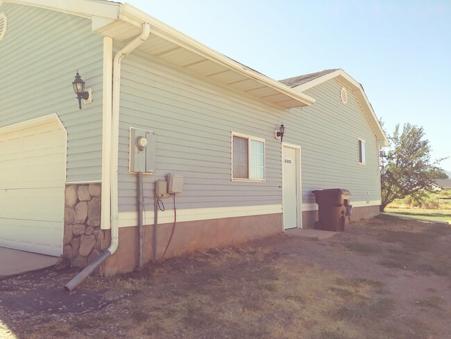 4117 W 475 N, Unit House in Cedar City, UT - Foto de edificio - Building Photo