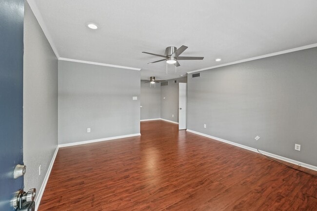 2350 Bering Dr in Houston, TX - Building Photo - Building Photo