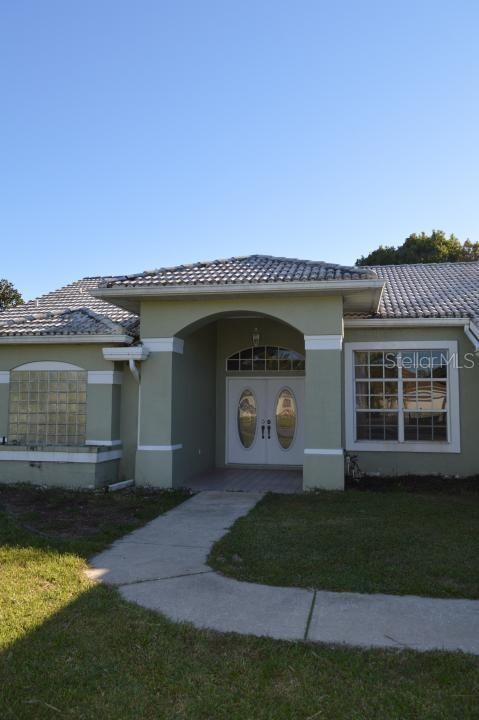 18747 Bascomb Ln in Hudson, FL - Building Photo