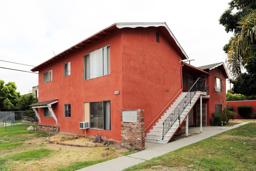 Tamarack Apartments in Fullerton, CA - Building Photo