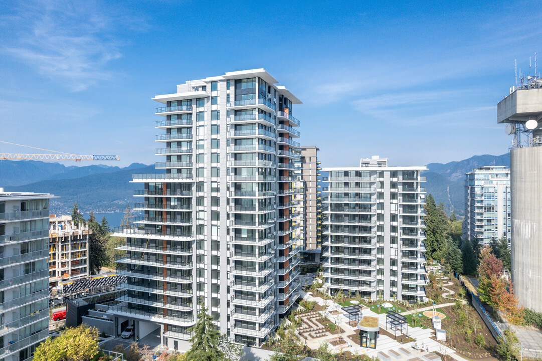 Crescent Court in Burnaby, BC - Building Photo