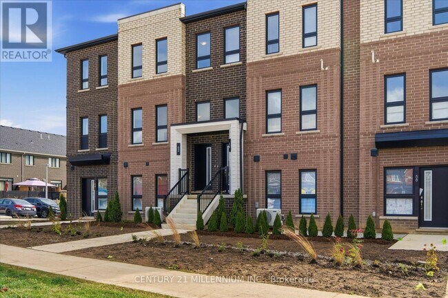 62 Kenesky Dr in Hamilton, ON - Building Photo - Building Photo