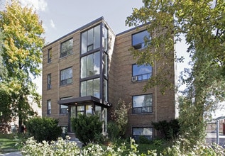 2515 Lake Shore Blvd W in Toronto, ON - Building Photo - Building Photo