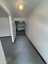 10 W High St in East Hampton, CT - Building Photo - Building Photo