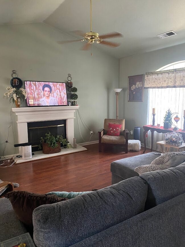 90 N Anderson Ave in Clovis, CA - Building Photo - Building Photo