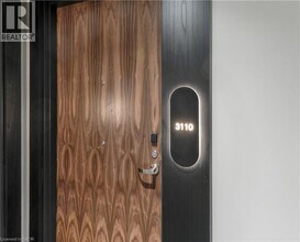 25 Wellington St S in Kitchener, ON - Building Photo - Building Photo