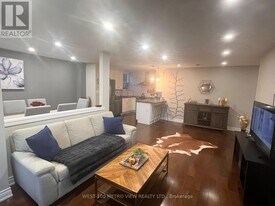 1415 Ghent Ave in Burlington, ON - Building Photo