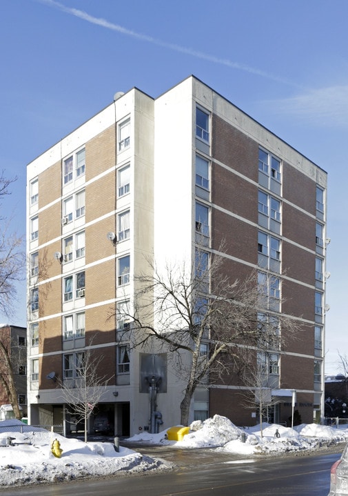 Blair House in Ottawa, ON - Building Photo