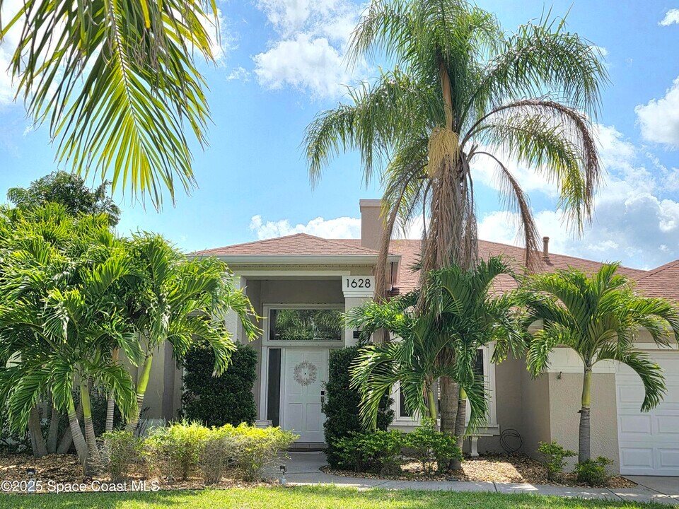 1628 Arbor Dr in Melbourne, FL - Building Photo