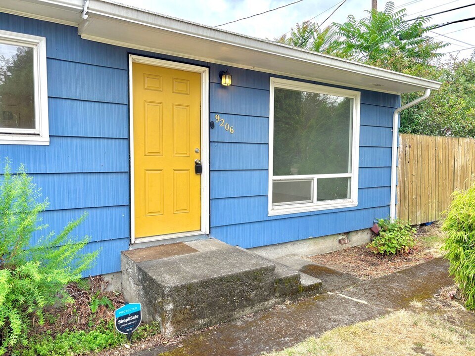 9210 SE Gladstone St in Portland, OR - Building Photo