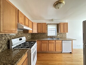 5534 N Campbell Ave, Unit A02C in Chicago, IL - Foto de edificio - Building Photo