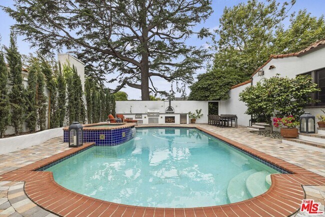 11123 Kling St in Los Angeles, CA - Building Photo - Building Photo