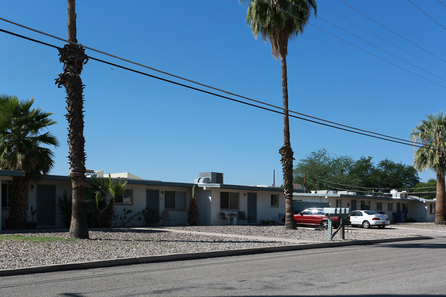 5550-5564 E Bellevue St in Tucson, AZ - Foto de edificio - Building Photo