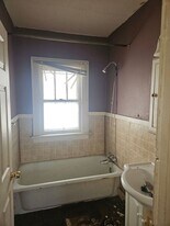 910 Woodward Ave in Toledo, OH - Building Photo