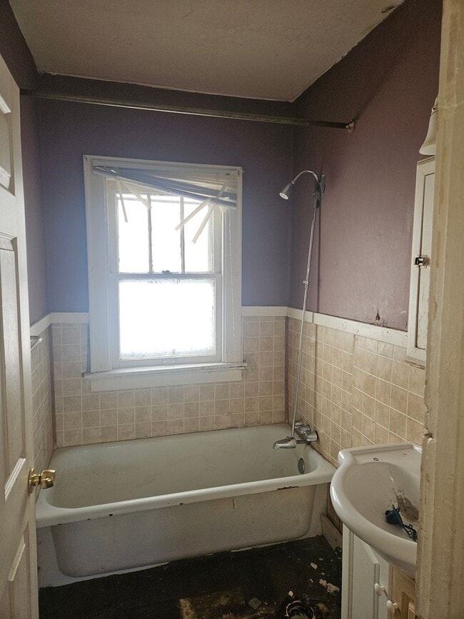 property at 910 Woodward Ave