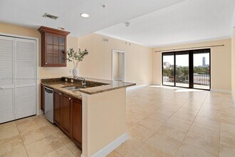 100 Andalusia Ave, Unit 714 in Coral Gables, FL - Building Photo - Building Photo