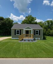 1027 Morgan Ross Rd in Hamilton, OH - Building Photo