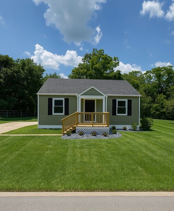 1027 Morgan Ross Rd in Hamilton, OH - Building Photo