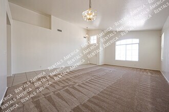 7257 E Lakeview Ave in Mesa, AZ - Building Photo - Building Photo