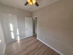 151 W Grange Ave in Philadelphia, PA - Building Photo - Building Photo