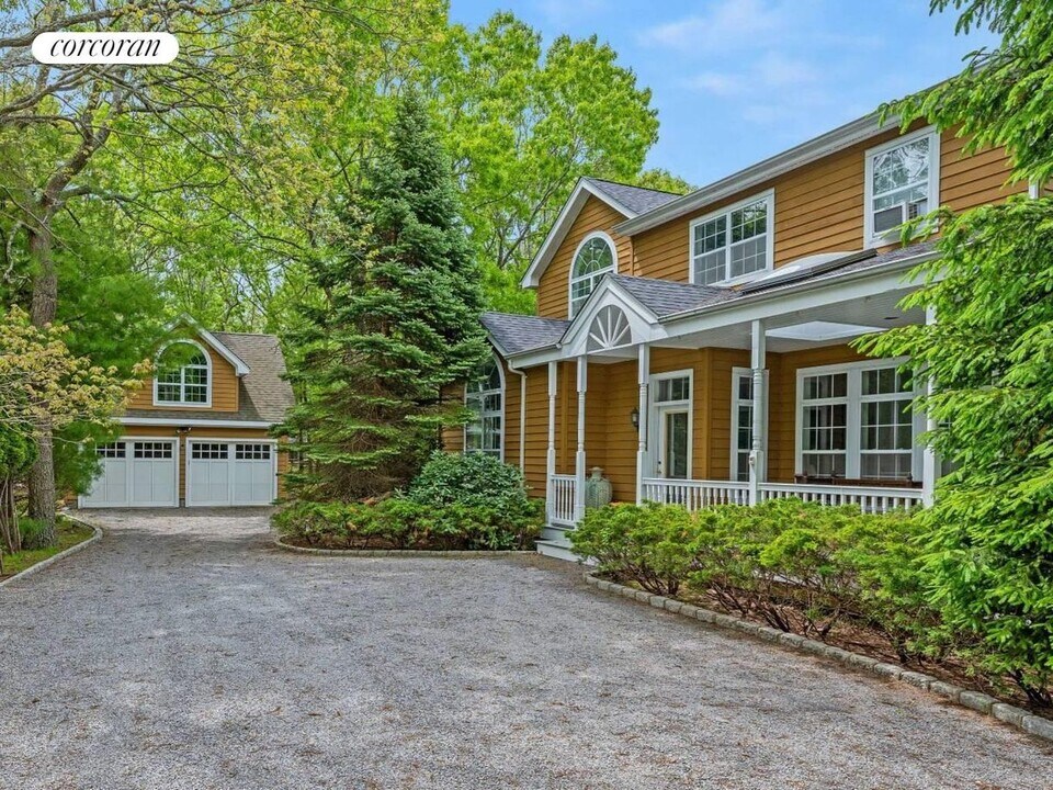 5 Van Scoys Path E in East Hampton, NY - Foto de edificio