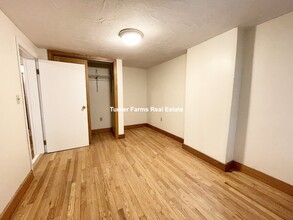 39 Charles St, Unit 2 in Boston, MA - Foto de edificio - Building Photo